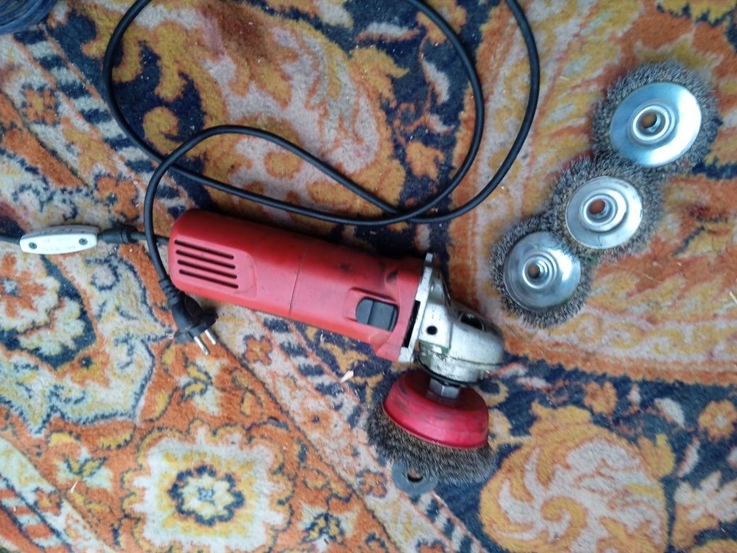 Polizor unghiular joka jws 600