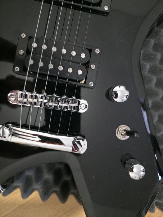 Pachet chitara electrica + amplificator si accesorii !