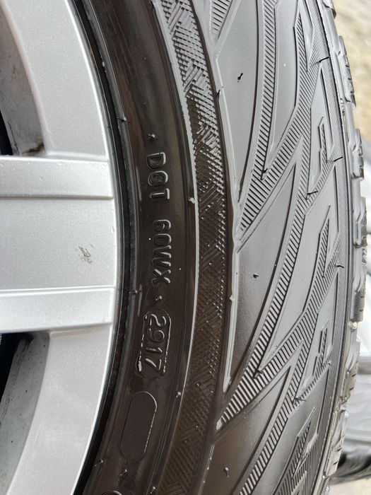 VW tiguan джанти със зимни гуми nokian 215/65/17
