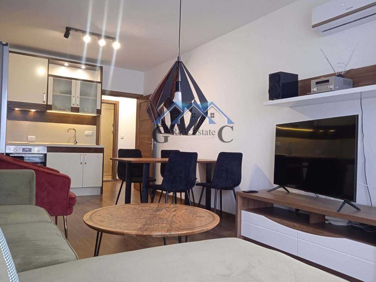 Продава се Двустаен апартамент в Варна, Бриз - 89 кв.м за 2248 €/кв.м - Снимка #1