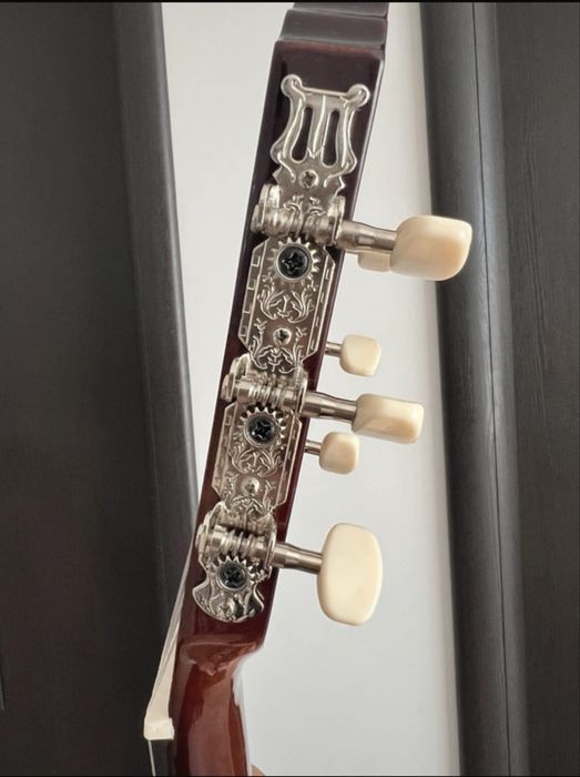 Vând chitară clasică nouă