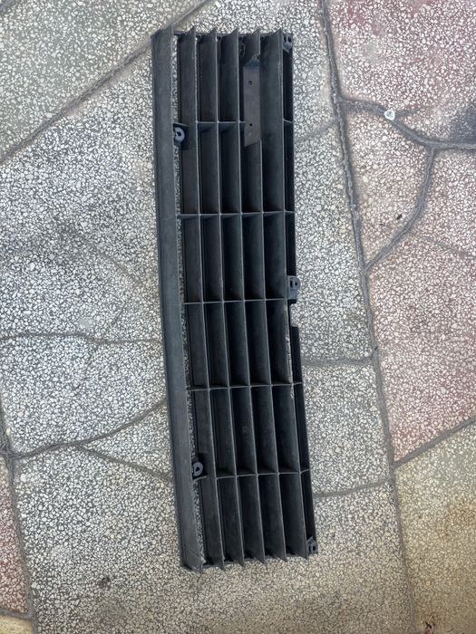 Оригинална решетка Мазда 626 Mazda 626