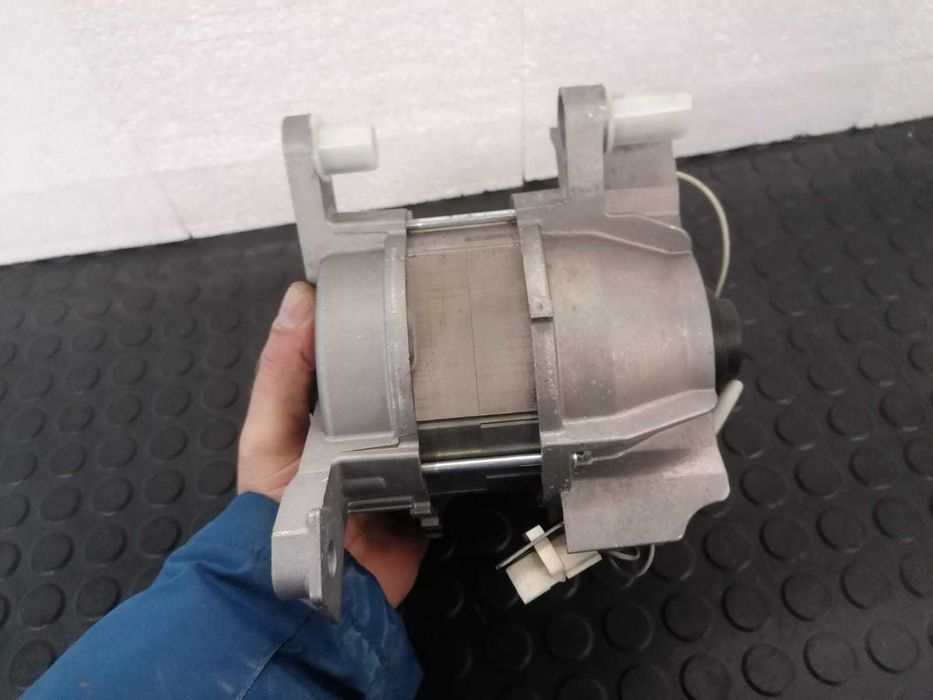 Motor masina despalat verticala 6 pini Whirlpool Indesit / R20