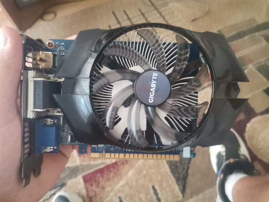 Vind placă video GTX 640