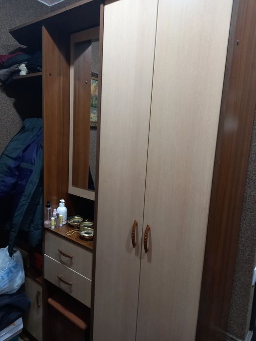 Продам прихожую.