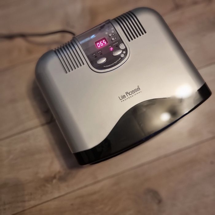 Лампа за печене на гел лак