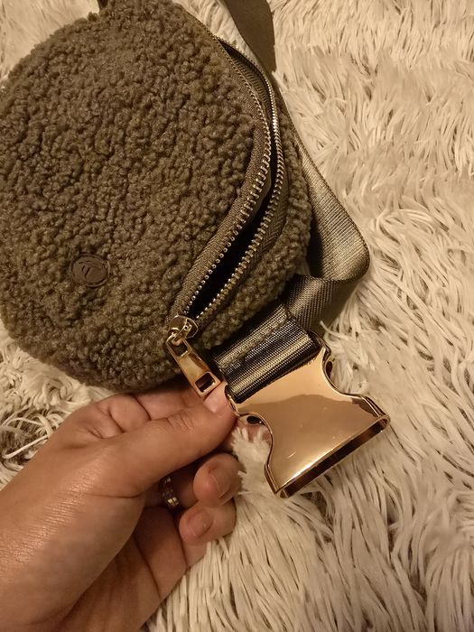 Borsetă/Gentuță cu buzunare. Kyodan Belt Bag din fleece