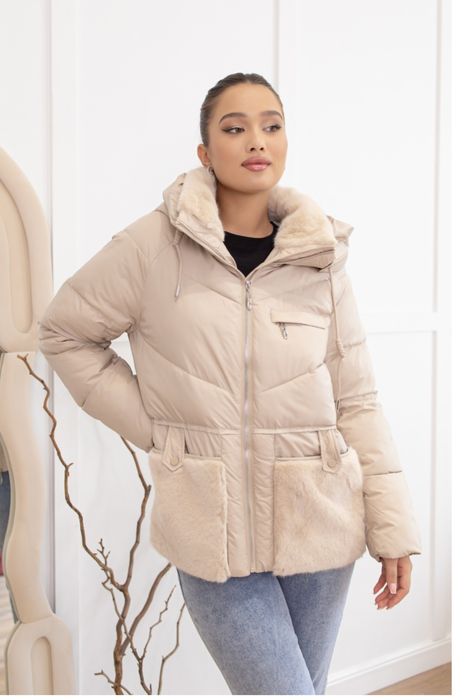 Ж е н с к а я  к у р т к а