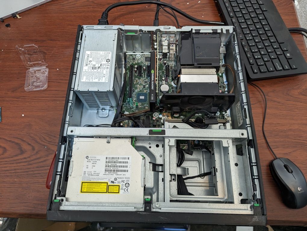 Vând kit HP Z240 SFF Xeon E3-1230v5 i7 Skylake IEFTIN