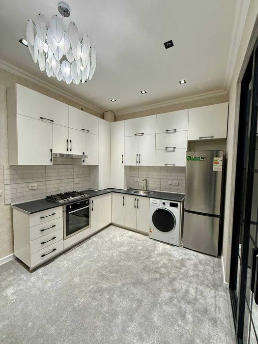 Максим Горький Новостройка 
3/3/4
Площадь: 80 м²