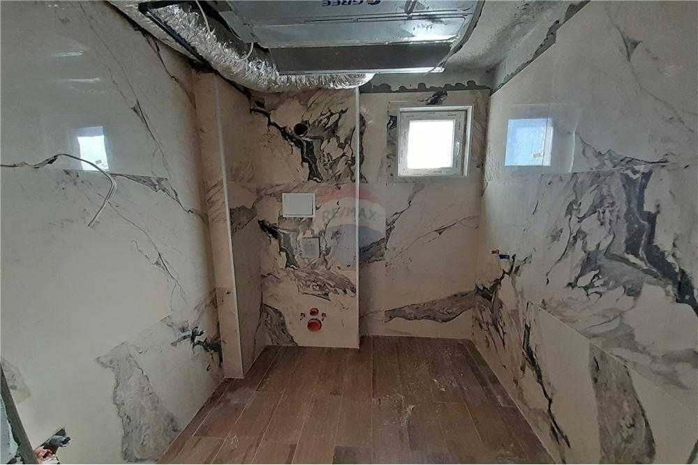 Продава се Многостаен апартамент в Шумен, Математическа гимназия - 141 кв.м за 1412 €/кв.м - Снимка #4