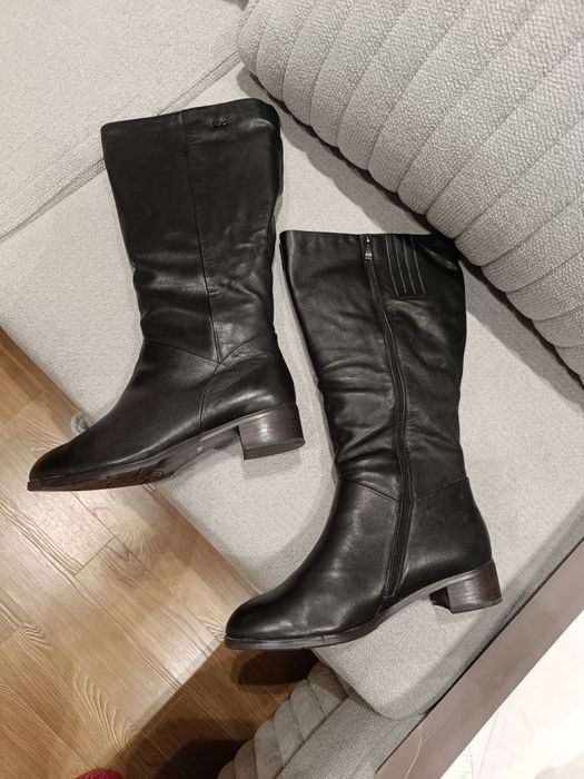 Продаются сапоги,