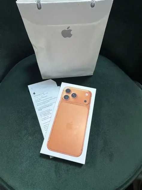 Iphone 17 Pro / Orange Cosmic / sigilat /
