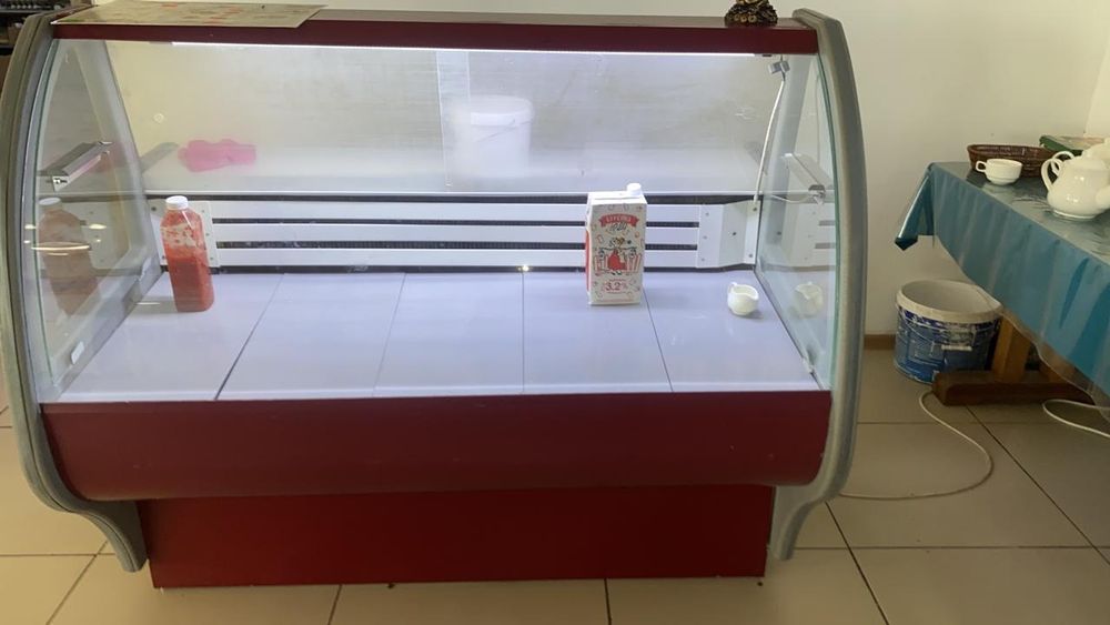 Ветринвй холодильник