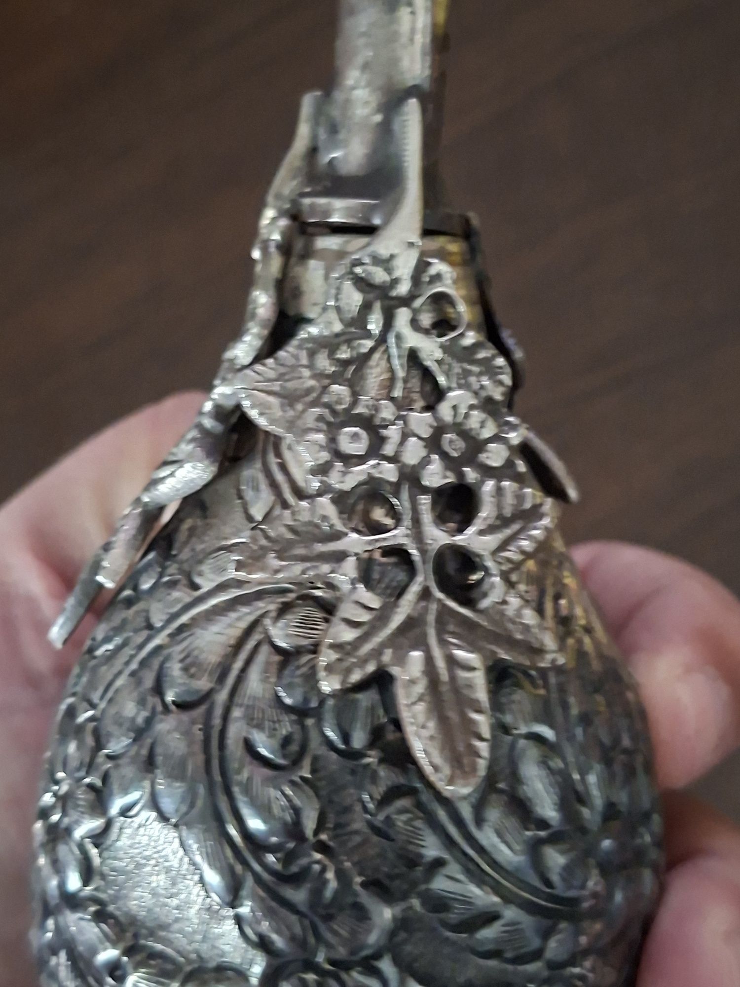 Старинно сребърно шише за благовония масла