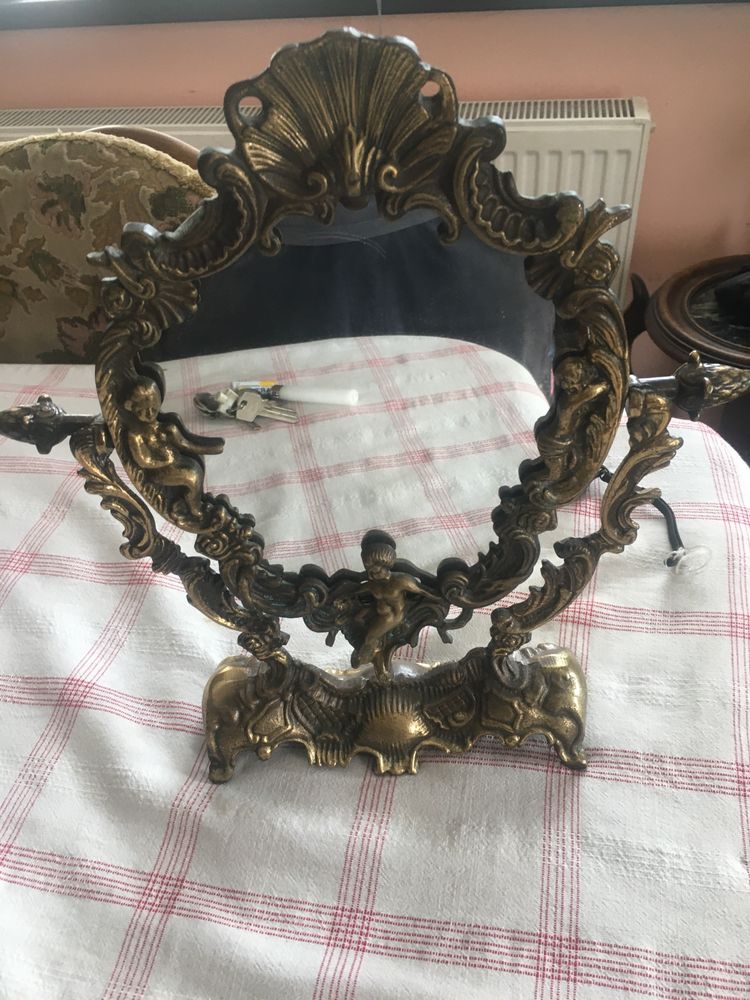 Oglindă veche, din alamă
