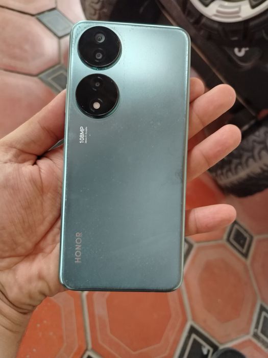 Honor x7b holati zor