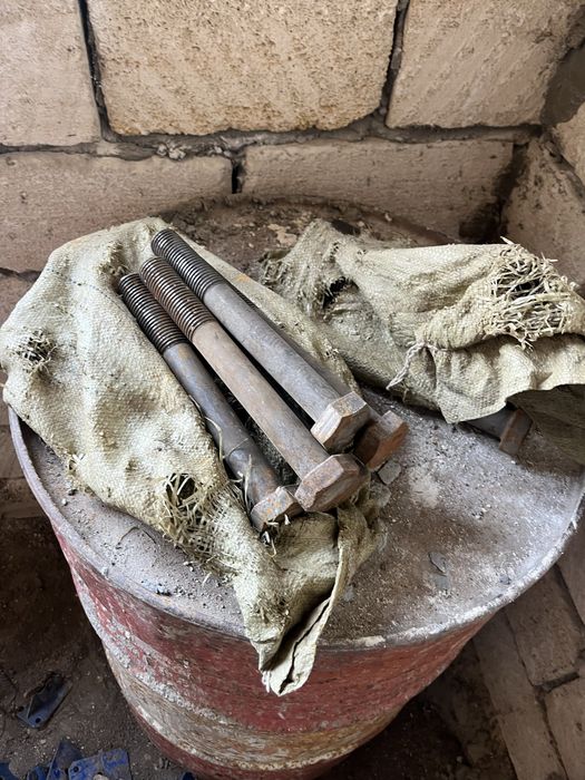 Продам болты. М20,новый колличества 20штук цена 1штук 1000тг