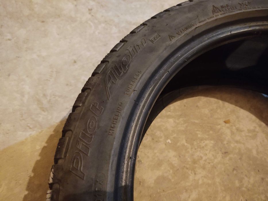 Продавам четири зимни гуми Michelin Alpin 225/45/R18