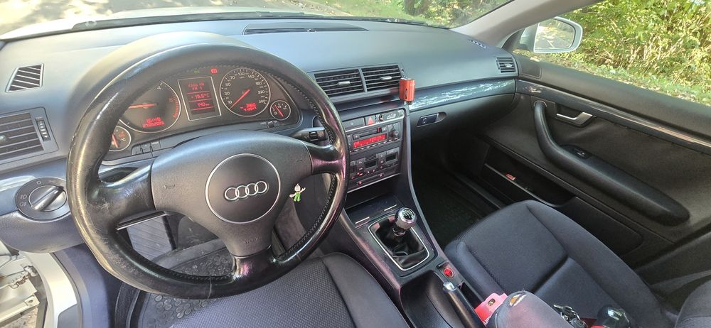 AUDI A4 B6 2001 AWX