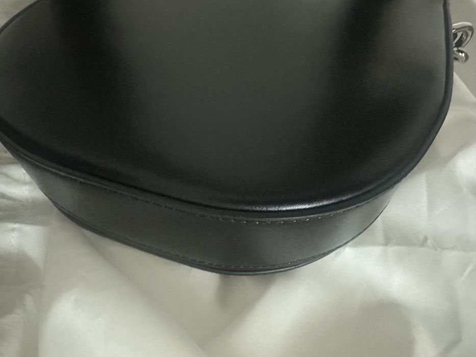 Calvin Klein дамска чанта от естествена кожа