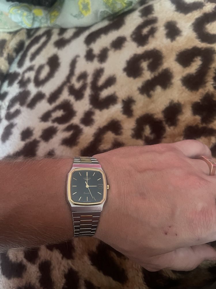 Стариные швецарские часы. LONGINES