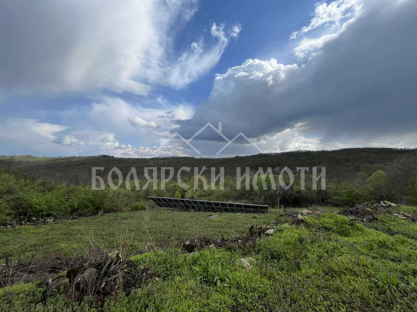 Къща с голям двор в с. Керека