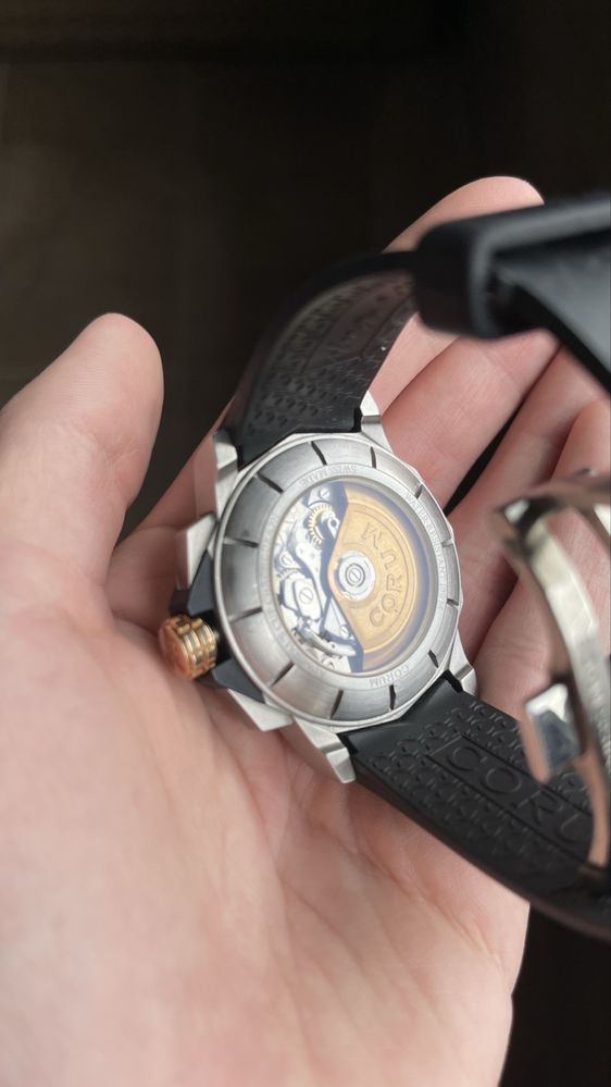 Златен часовник Corum 18 карата