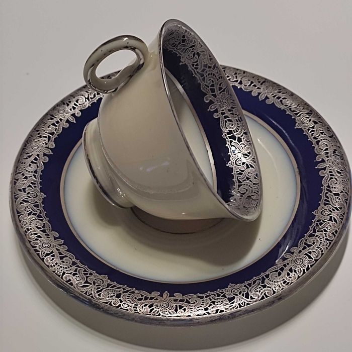 Антикварен Порцеланов Сервиз