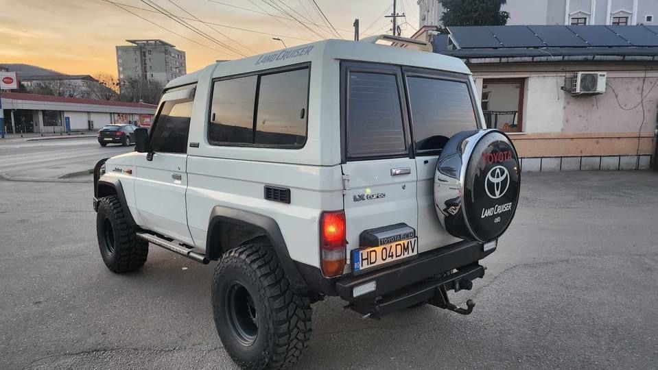 Toyota Land Cruiser J 73