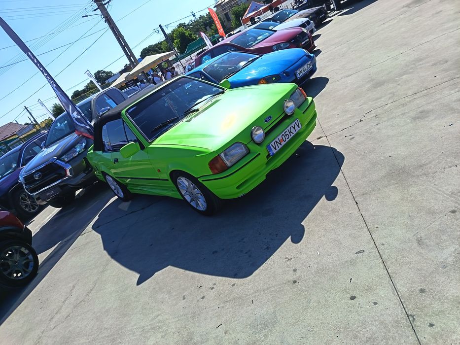 Vând Ford Escort Cabrio