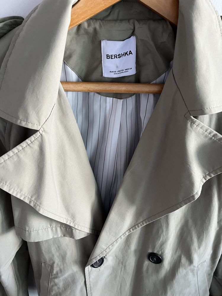 Есенно яке Bershka