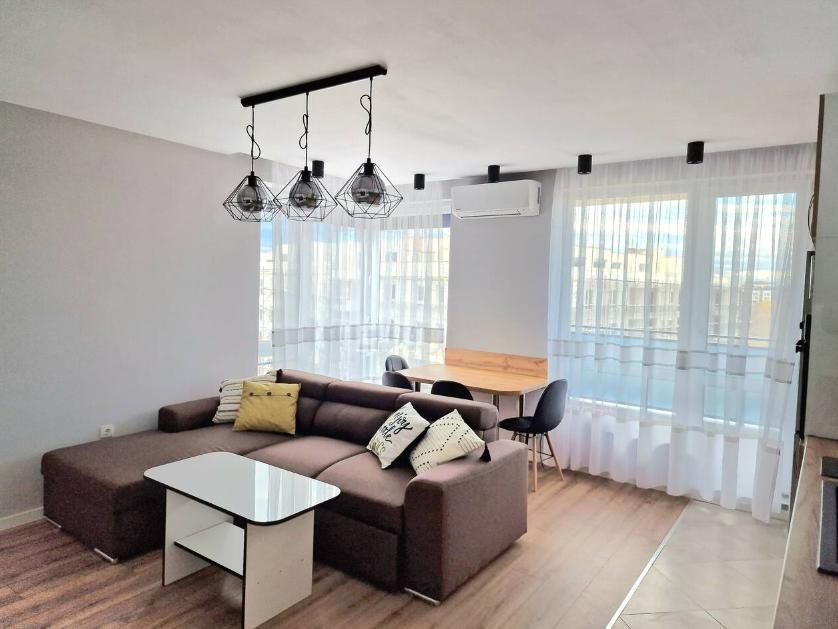 Дава се под наем Двустаен апартамент в Пловдив, Остромила - 67 кв.м за 450 € - Снимка #1