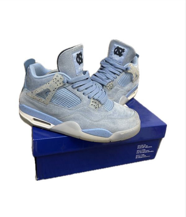 Air Jordan 4 Retro “UNC” University Blue – Limited Edition