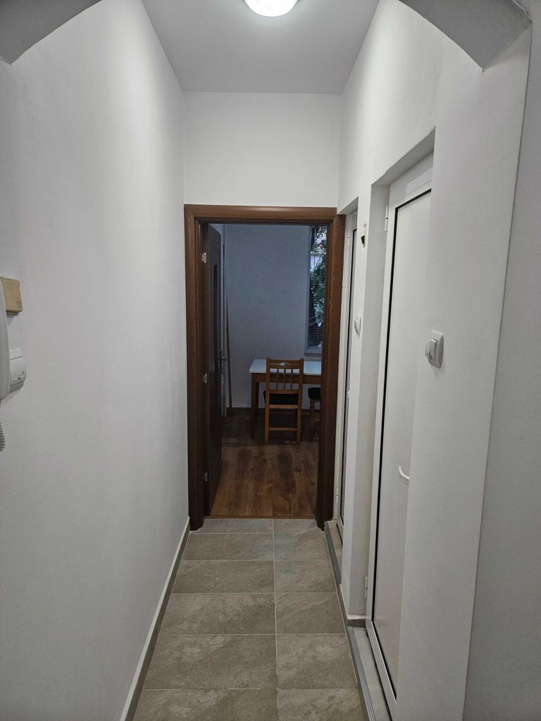 Продава се Тристаен апартамент в Плевен, Идеален център - 87 кв.м за 1288 €/кв.м - Снимка #19