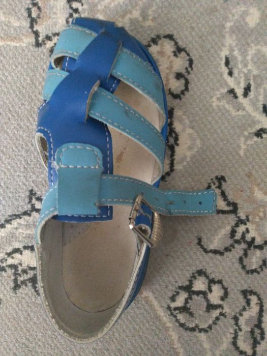 Продам детские сандалии на мальчика