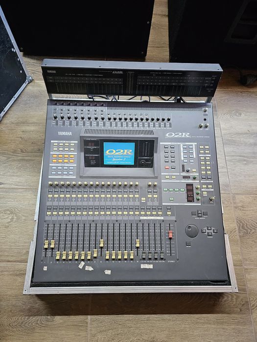 Mixer Digital pasiv Yamaha O2R Profesional cu case transport
