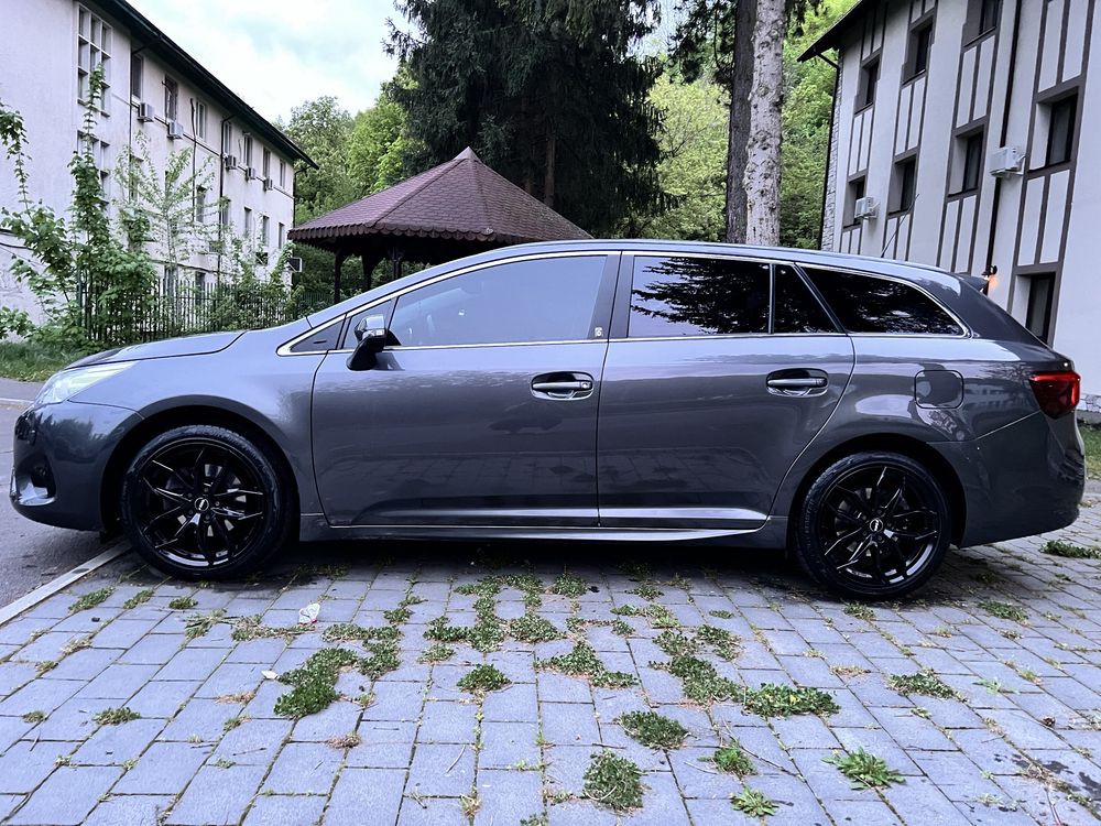 Toyota avensis t27 2018
