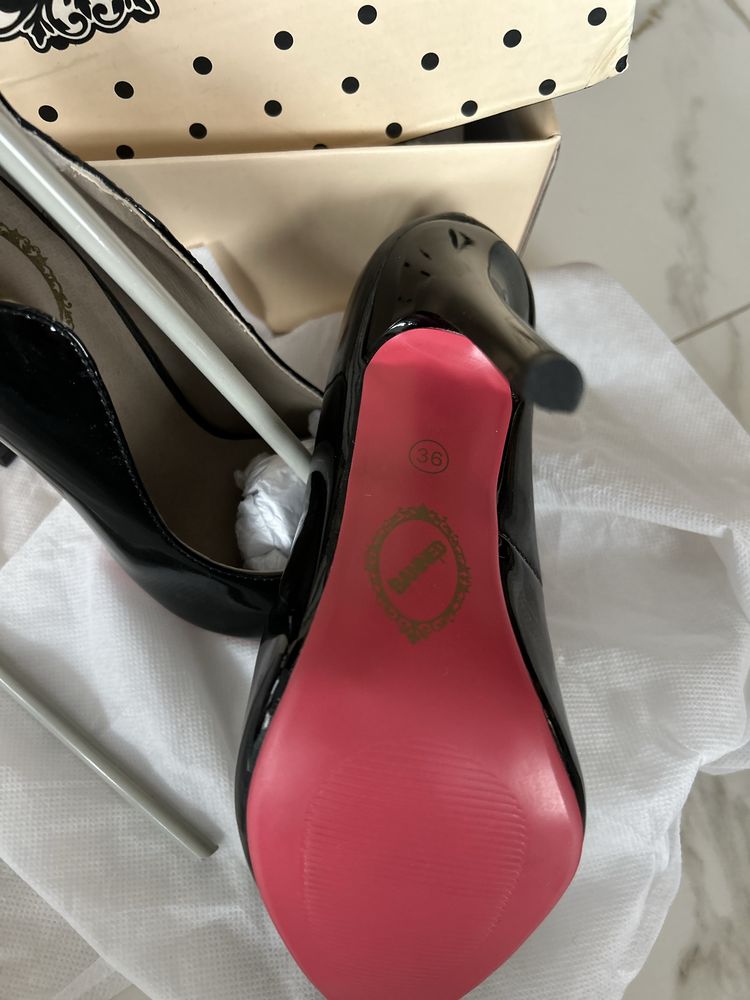 Елегантни обувки на висок ток Banned Lupe heel