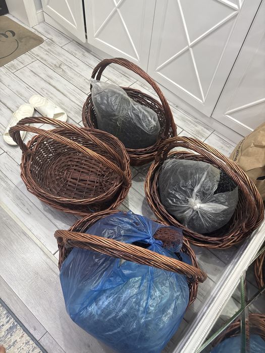Продам корзины, по 2500