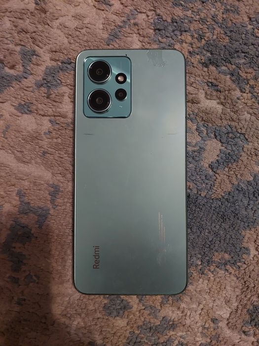 Редми нот 12 , 126 гб , вроде как 6 или 8 оперативки