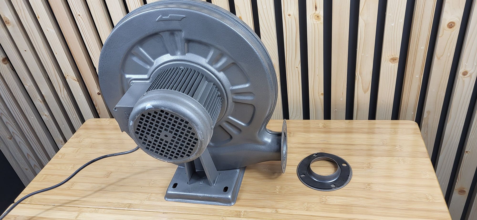 Ventilator de presiune medie 230V 1880 pa