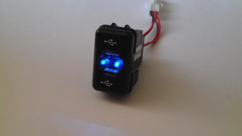 USB УСБ зарядно за вграждане за VW GOLF 4, MAN, Mercedes Actros MP4