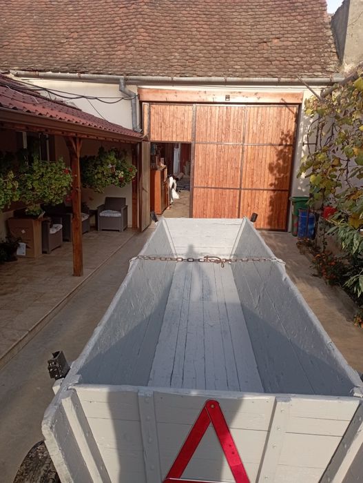 Căruț pentru tractor