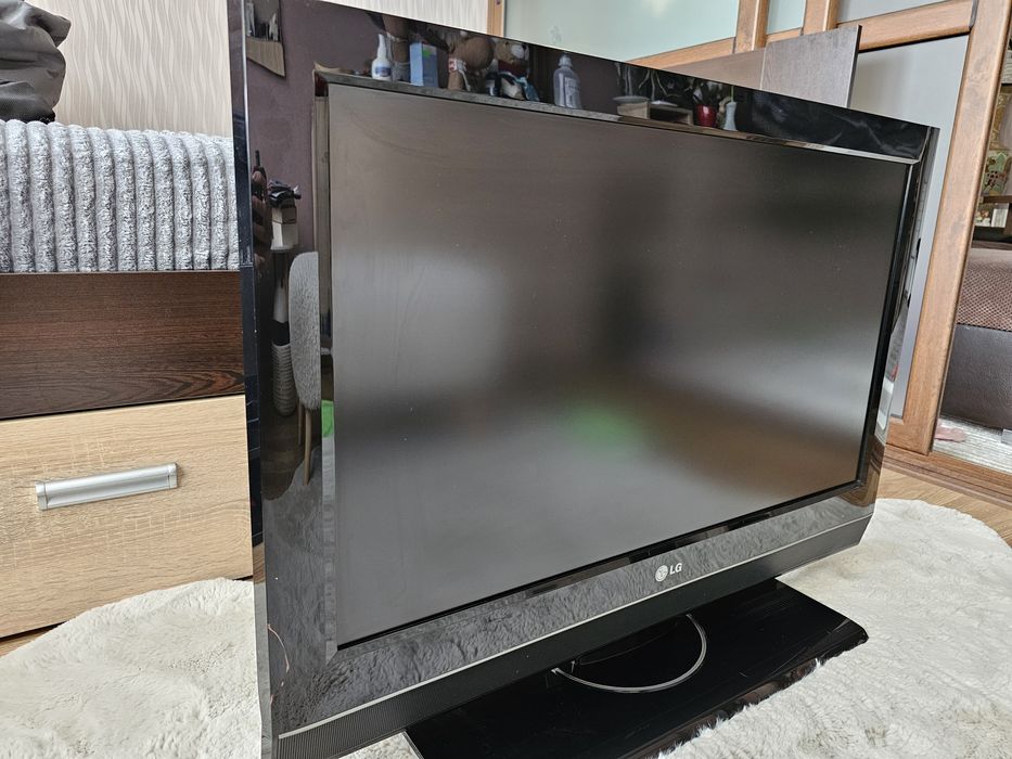 Телевизор LG  32lc52