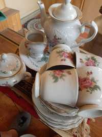 Сервиз чайный с розами новый и набор посуды