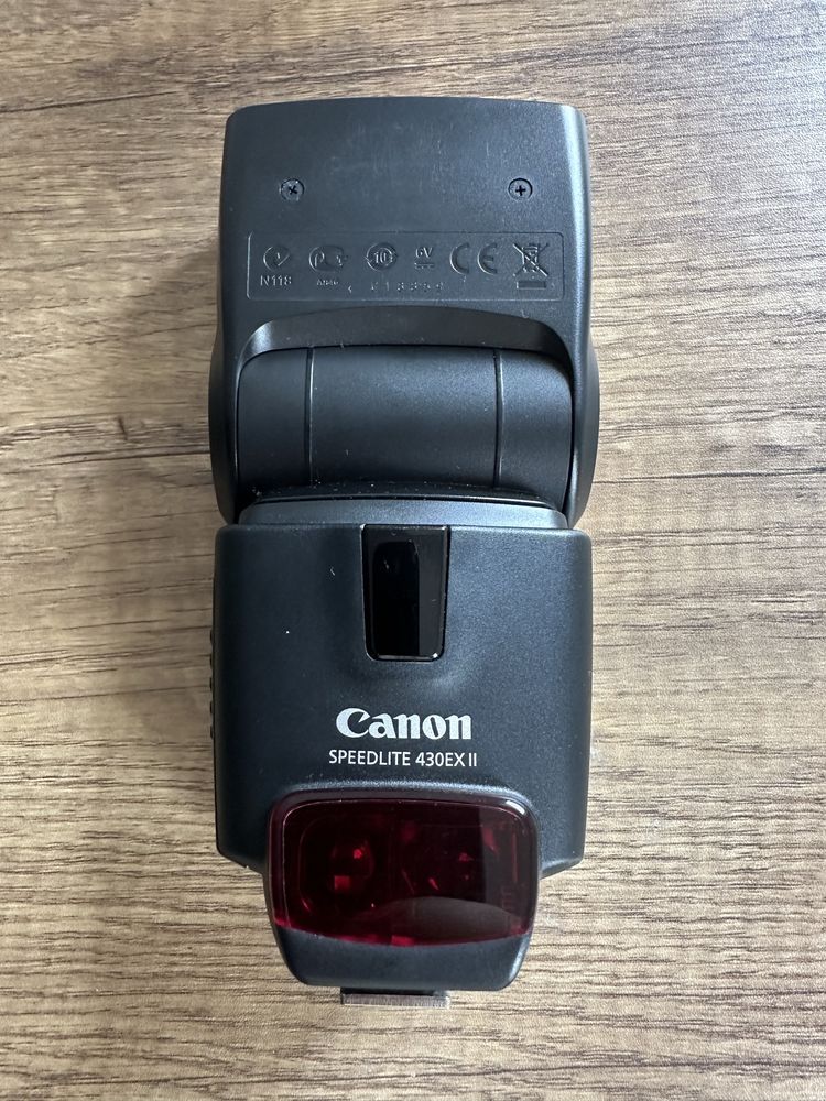 Светкавица Canon Speedlite 430EX II с калъф и стойка