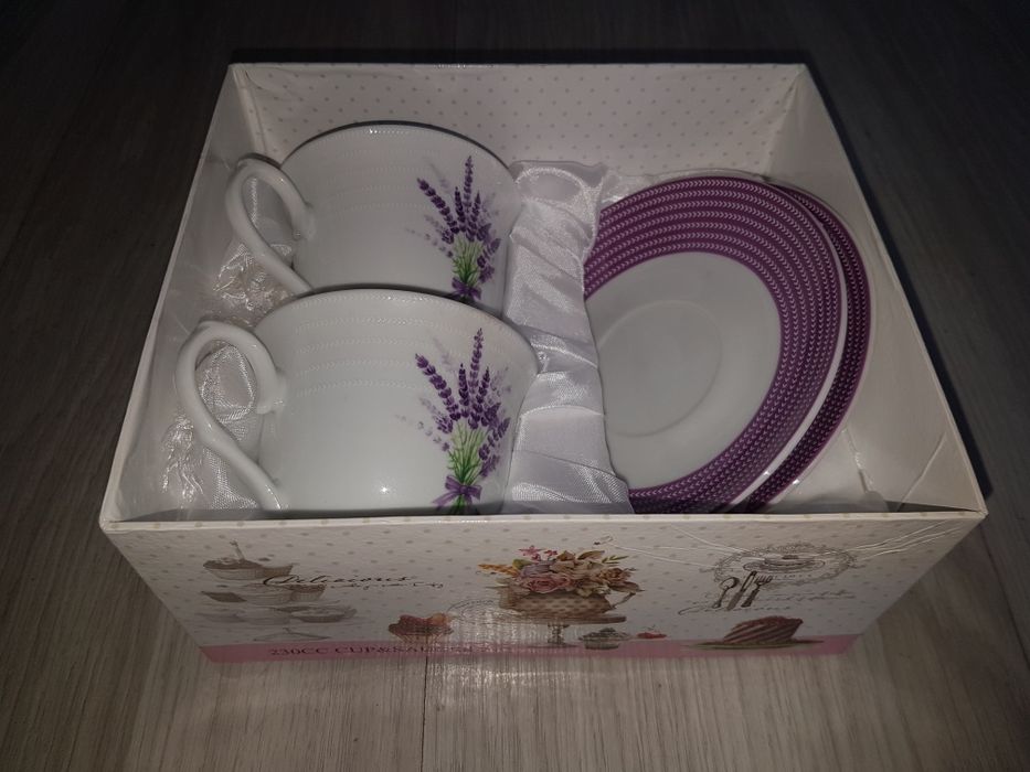 Нови чаши в кутия