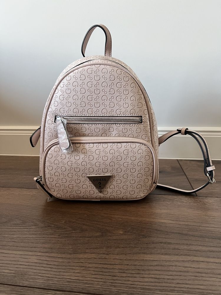 Чанти, раници и портмонета на марките Guess, Tommy Hilfiger и Steve M