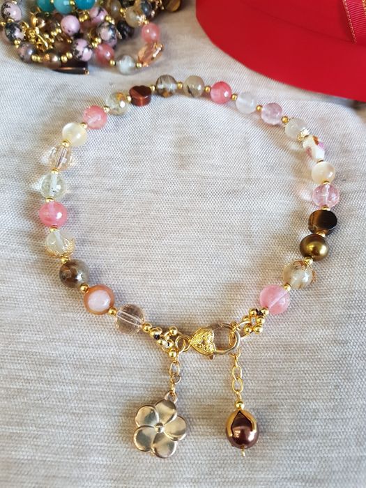 Колиета и Гривни с Естествени Камъни от 25 лв-50 лв